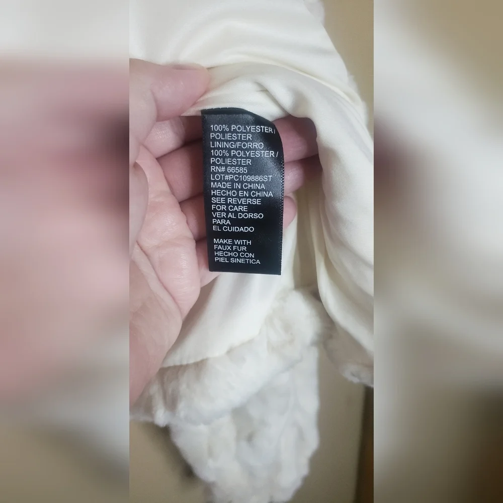 Perceptions Faux Fur Women's Round Neck Long Sleeve Shrug - Picture 8 of 12